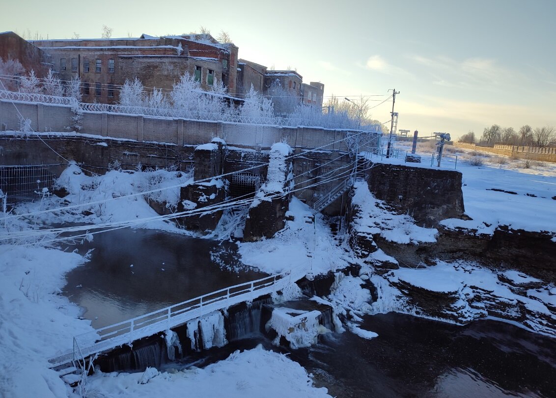 Нарвские водопады.