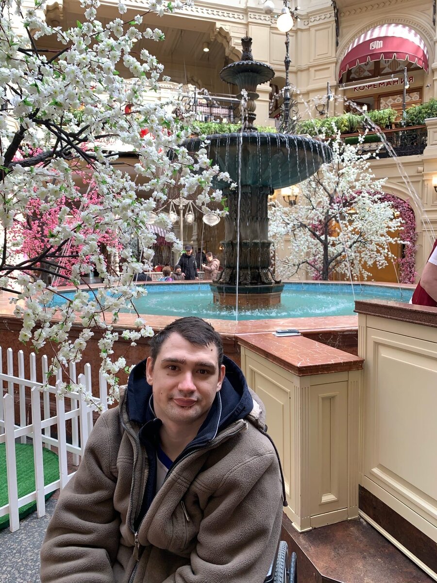 Хиромант Егор Щербанов. Фото с его страницы в ВК 2023 год https://vk.com/id87979758
