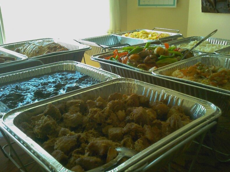 Стандартный набор в уличных едальнях