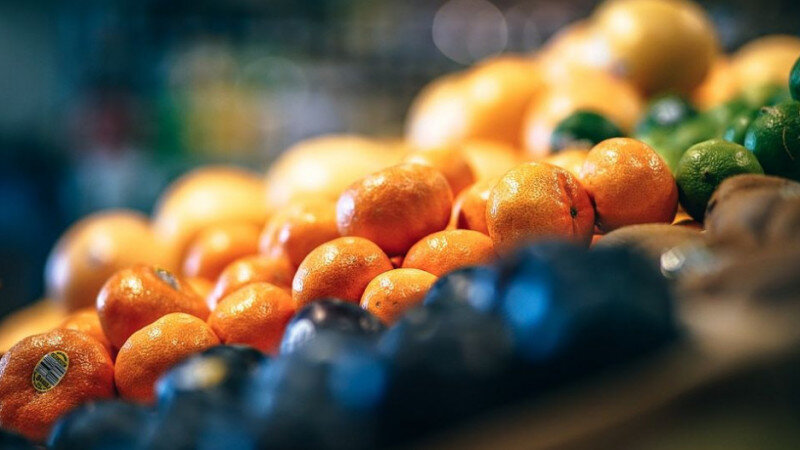     Фрукты в супермаркете. Мандарины. СС0