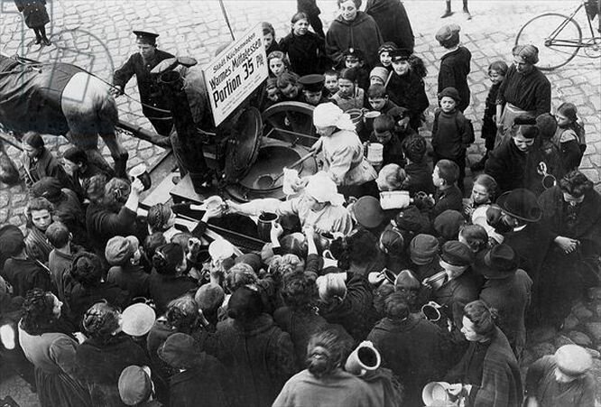 раздача еды в Берлине