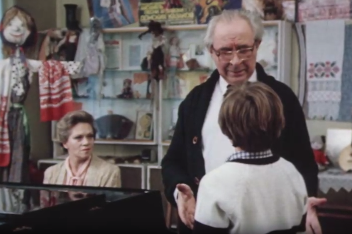 Кадр из телевизионного фильма "Чехарда" (1987)