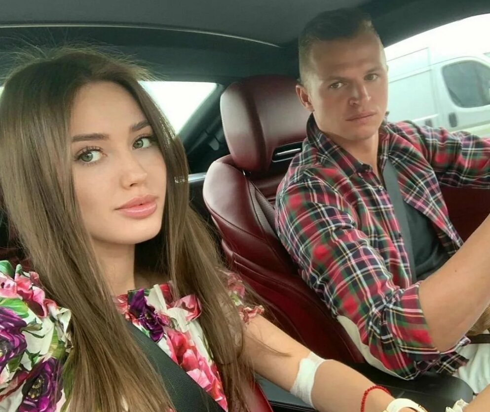 Ольга обвинила в крахе ее отношений с Дмитрием пресловутую Костенко, которая, по ее словам, только и выжидала момента, чтобы заполучить себе Тарасова. 