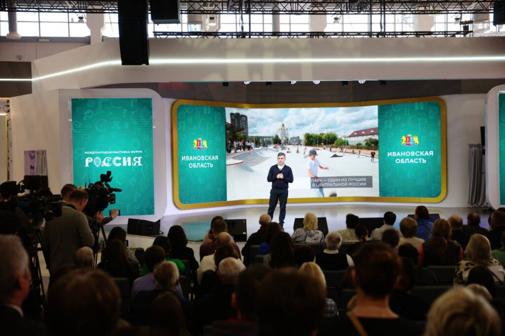    Станислав Воскресенский рассказал о главных достижениях и проектах региона на выставке "Россия"
