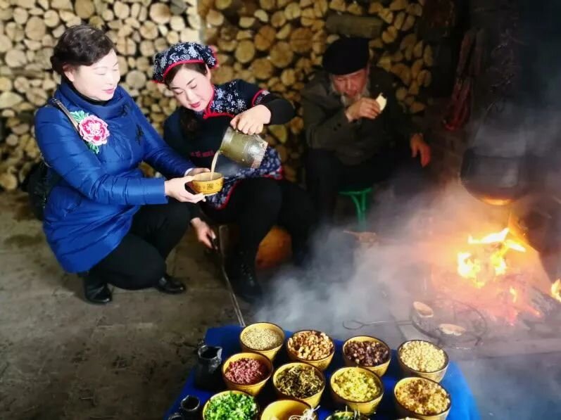 Горшочный луэянский чай из пр. Шэньси «Луэян Кан Кан» с маслом, жареным тестом, луком, специями, орехами и мясом, внесённый в Список нематериального культурного наследия. 
Источник: http://www.mlhzw.com/wap_doc/26839377.html