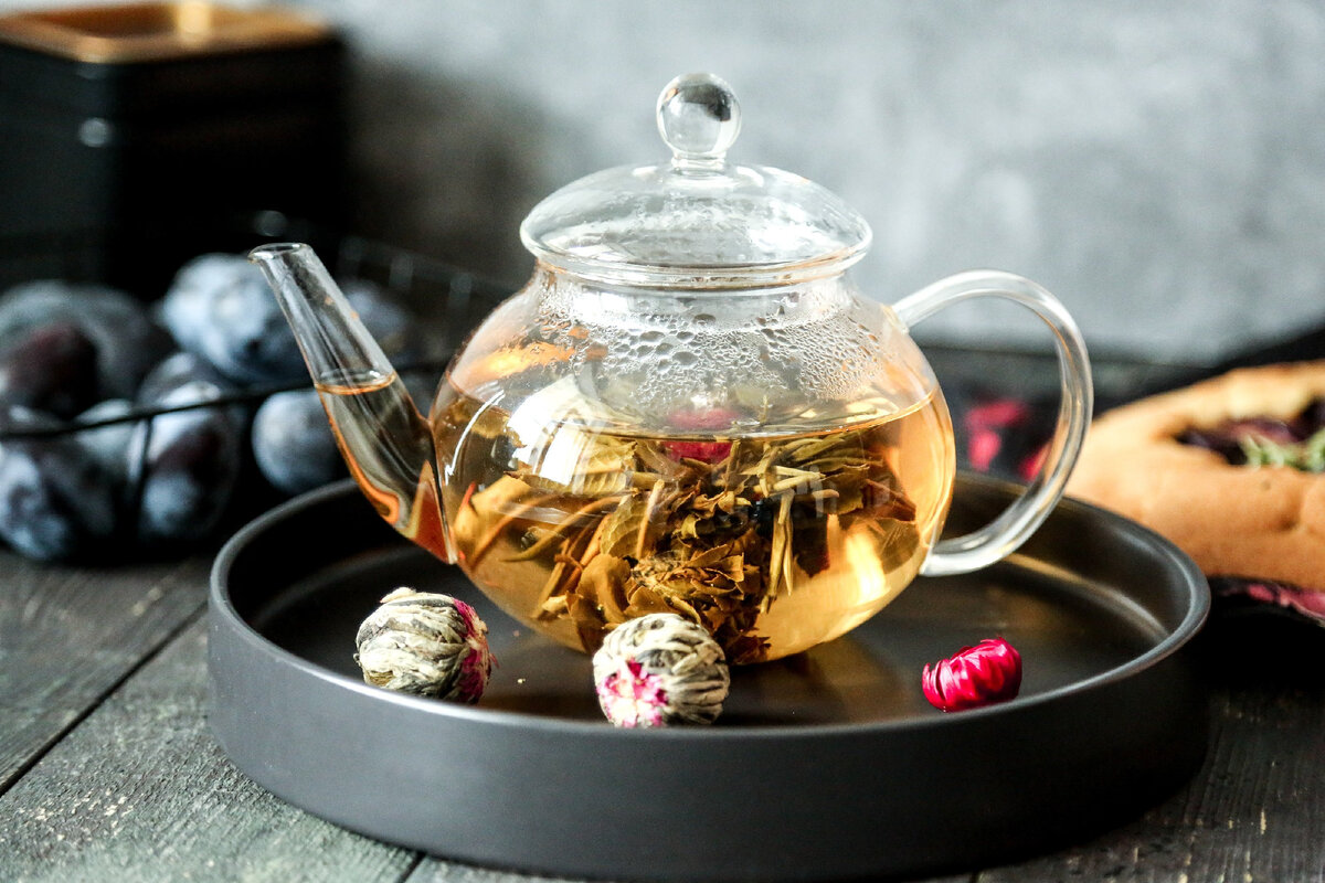 Чай вкусный ароматный. Связанный чай. Чай в чайнике. Чай цветок. Необычный чай.