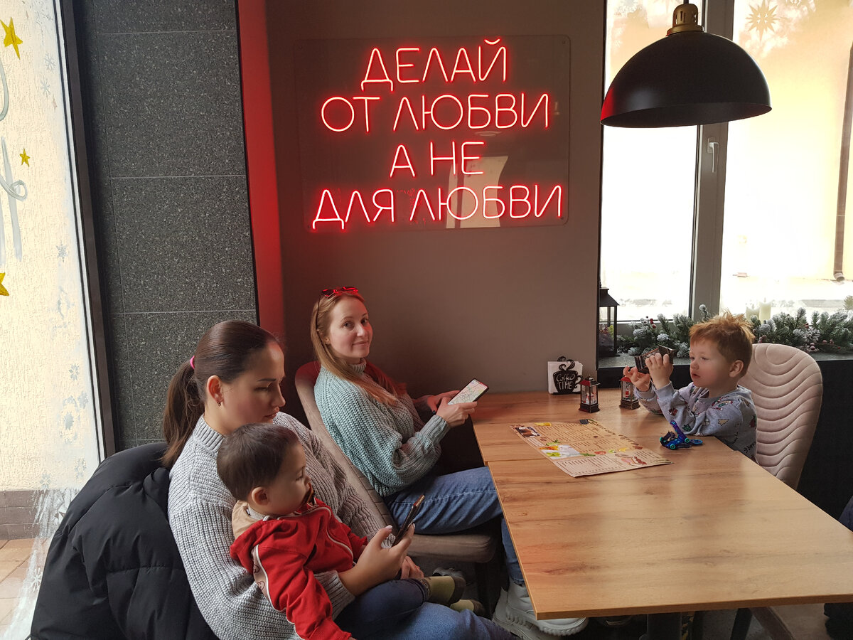 Кафе возле дома, Кисловодск.