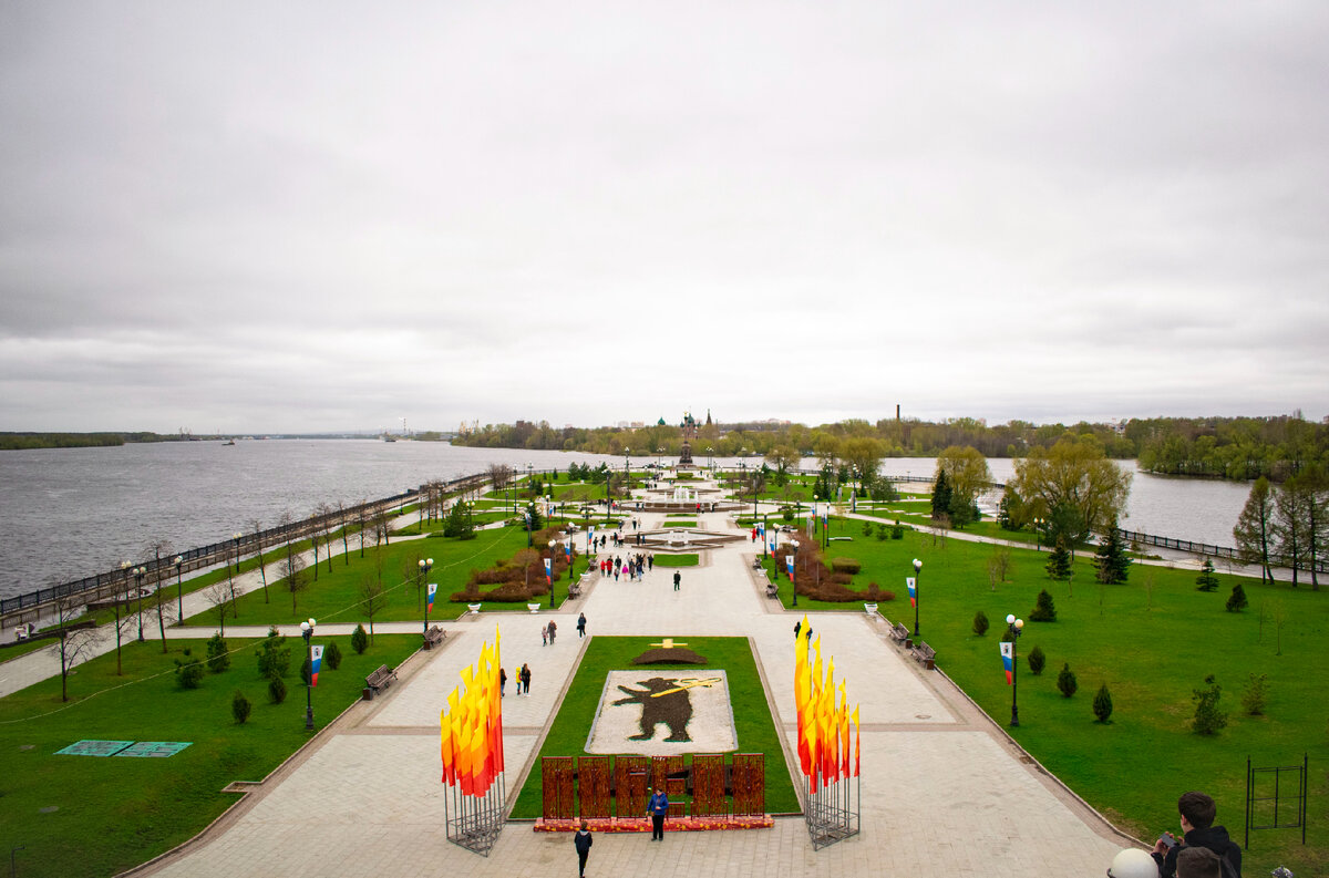 Парк тысячелетия на Стрелке в Ярославле. Фотография автора статьи. 