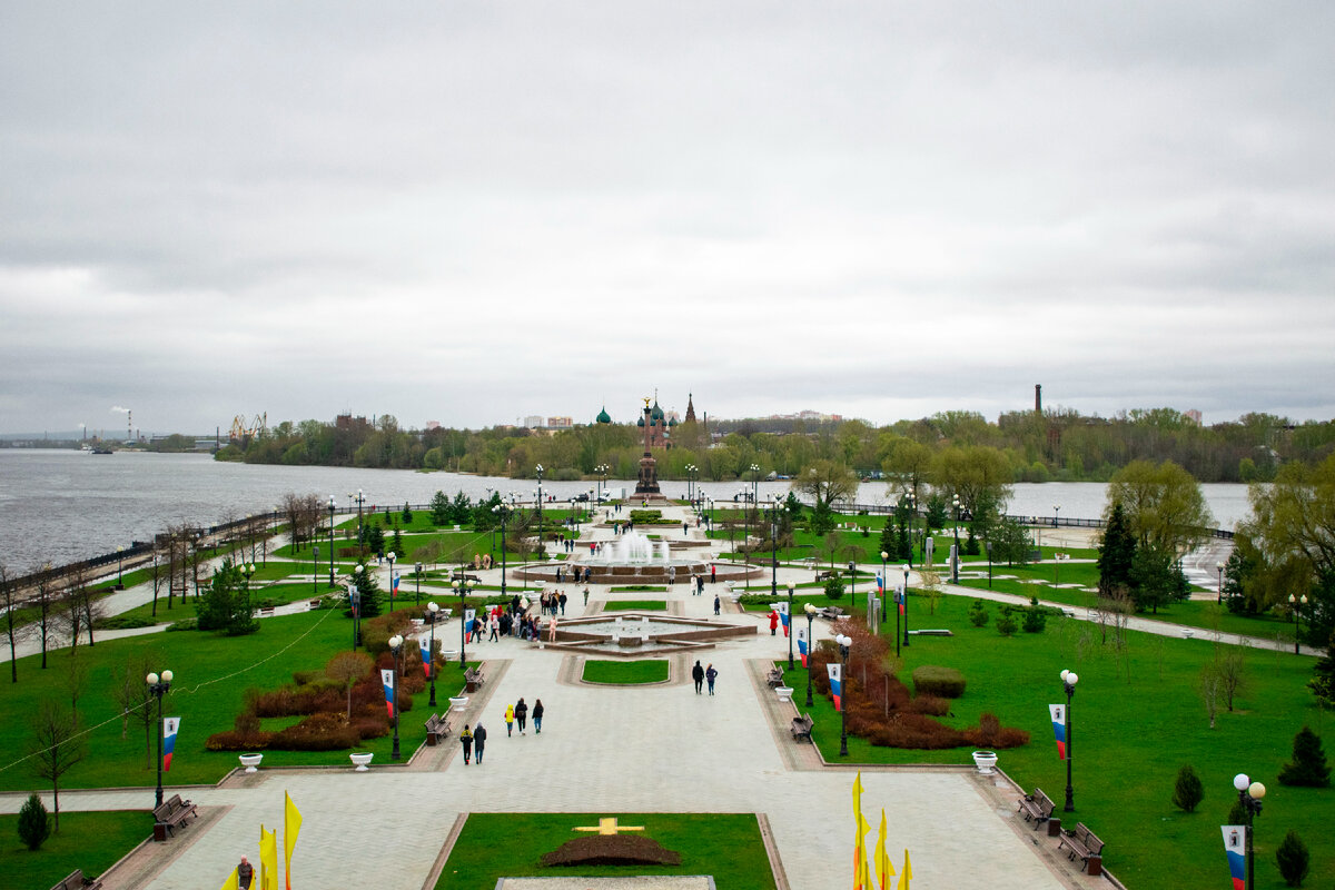 Парк на Стрелке. Фонтаны. Фотография автора статьи. 