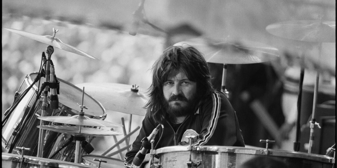 Сын Джона Бонэма выбирает лучшую партию своего отца: "Это барабанное вступление божественно"