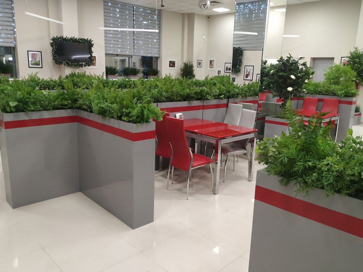 Итак, запрос поступил на установку одной кассы на r_cloud, с первого дня работы которой персонал и владелец оценили, насколько это удобно и эффективно. ⠀
Вскоре после этого мы добавили вторую кассу, чтобы более оперативно обслуживать  посетителей, ведь проходимость в столовой оказалась достаточно высокой.
⠀
Столовая пользуется огромным спросом среди сотрудников бизнес-центра Аврора. В связи с этим возникла идея организовать питание для них по картам с лимитом на определенную сумму на день.
⠀
Каждый сотрудник теперь обедает в удобное для него время, а также контролирует свои расходы на питание.
⠀
Тем самым это значительно повысило лояльность самих сотрудников к их компании, а также мотивирует персонал посещать именно эту столовую. Здорово!
⠀
Чтобы сделать работу еще более эффективной, мы внедрили выгрузку данных из StoreHouse в 1С. Это значительно упрощает работу со складским учетом и позволяет контролировать запасы продуктов гораздо лучше.

Таким образом, вникая в суть работы каждого клиента, команда Vimtex грамотно подбирает пакет услуг под ваш запрос.
Обращайтесь к нам!