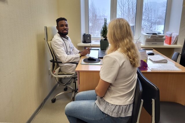    За два месяца работы молодой специалист успел завоевать доверительное отношение пациентов Фото: Министерство здравоохранения Омской области