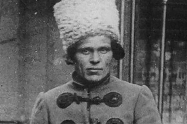 Батька Махно. Тут более уместно другое название с термином "мать..."