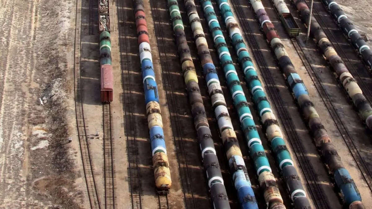     С сегодняшнего дня в Южную Осетию можно поставлять газ, нефтепродукты и некоторые продукты металлургической отрасли без вывозных пошлин