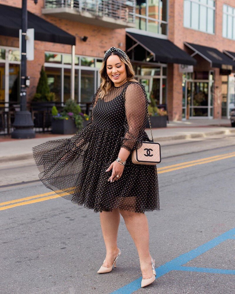 Платья для полных женщин стильные. Платья женские стильные для полных. Вечернее платье плюс сайз для женщин за 50. Платья для полных женщин стильные. Стильные платья для полных.