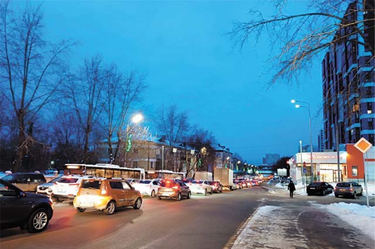    Уфу в мороз сковали 9-балльные пробки