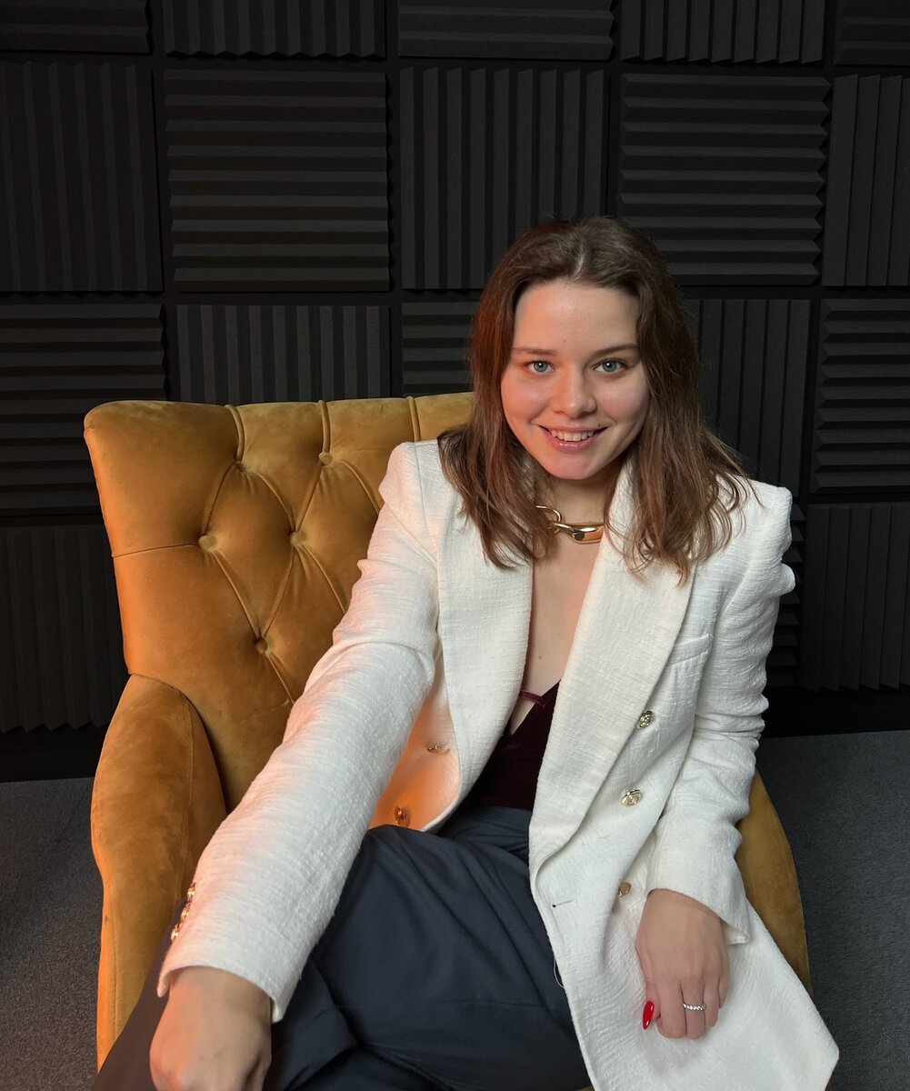 Учитель не должен думать о деньгах. Или должен?