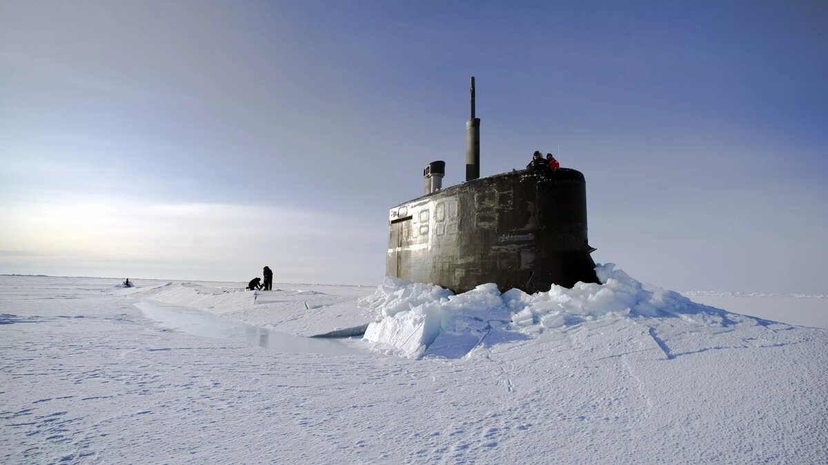     Из-за морозов в Ростовской области в портах собираются приостановить движение судов, тем временем местных депутатов и сенаторов пересадят на отечественные авто, а силовики в регионе пресекли деятельность незаконного канала по доставке табака.