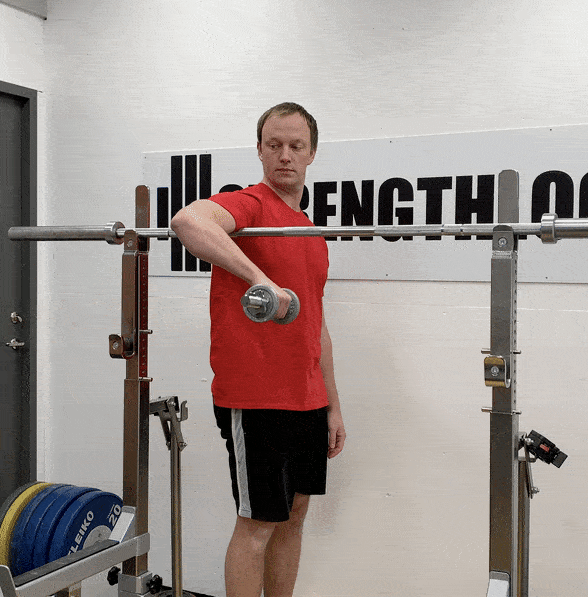 Вращение плечом с маленькой гантелью