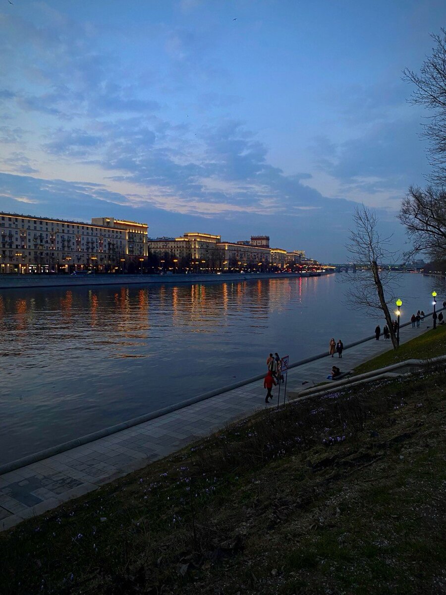 Набережная в парке Горького.