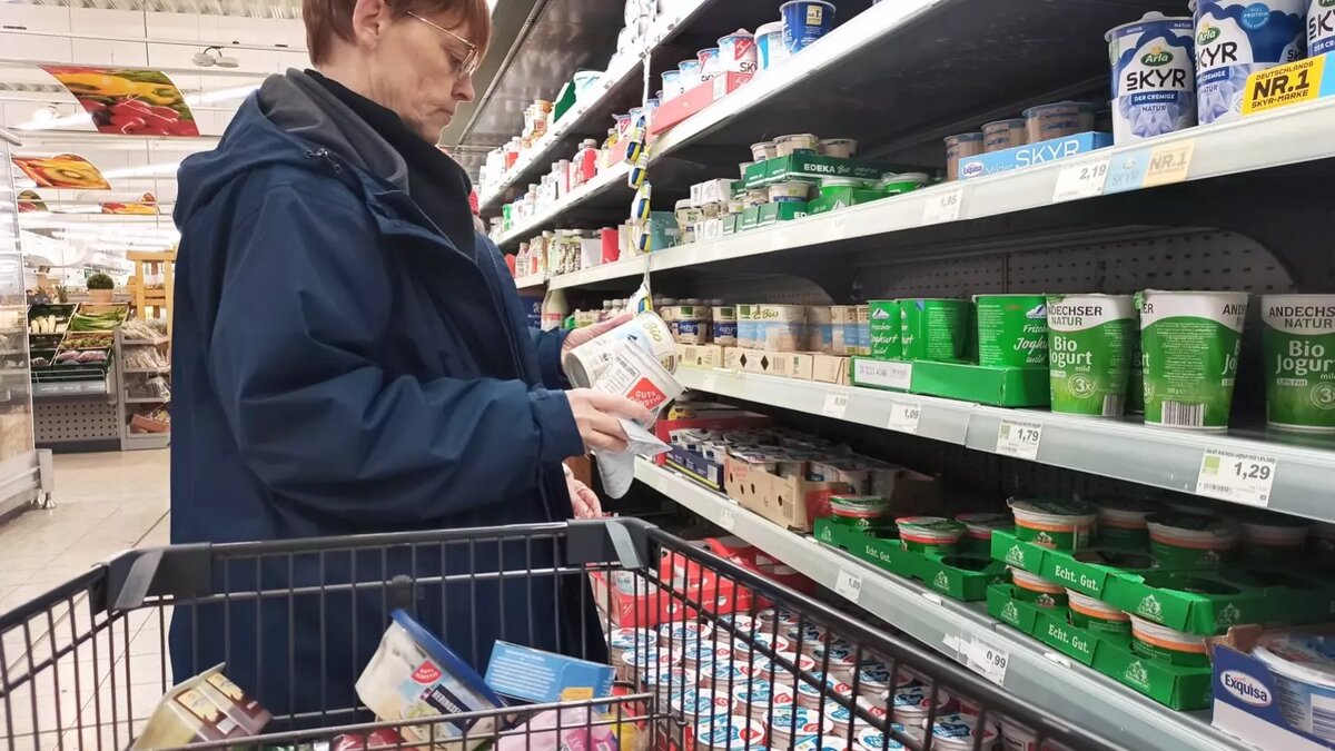 Вместе с удобной упаковкой для продуктов мы покупаем и опасную химию