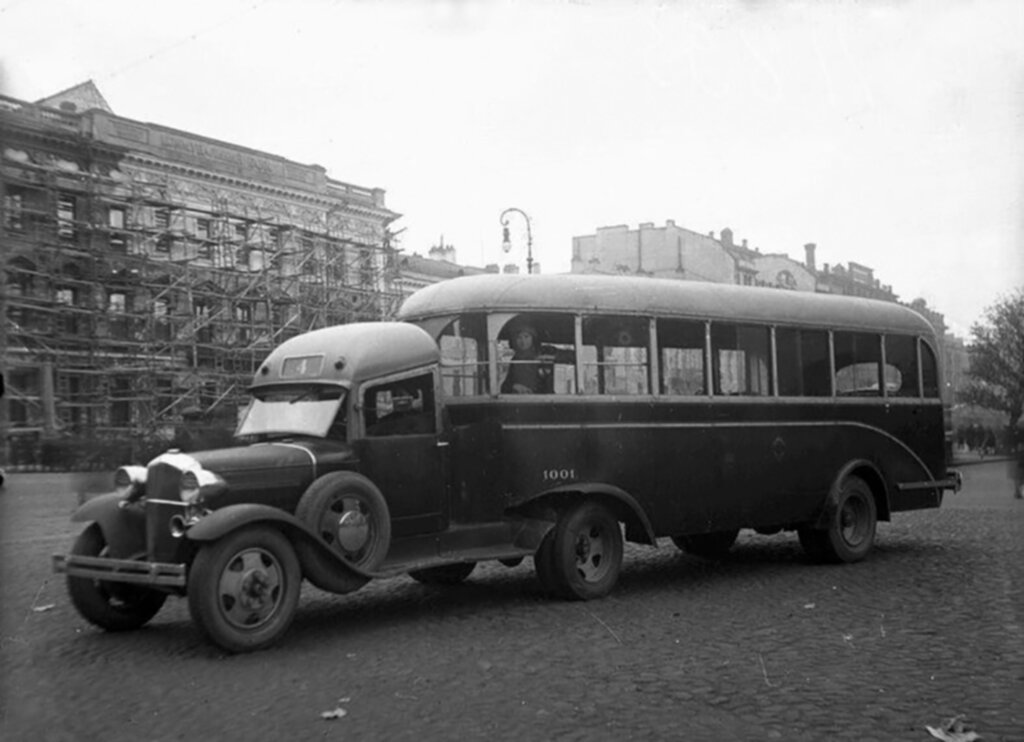Автобус Ленинградского ВАРЗ, Ленинград, вторая половина 1930-х годов. Фотография © ГМИ СПб