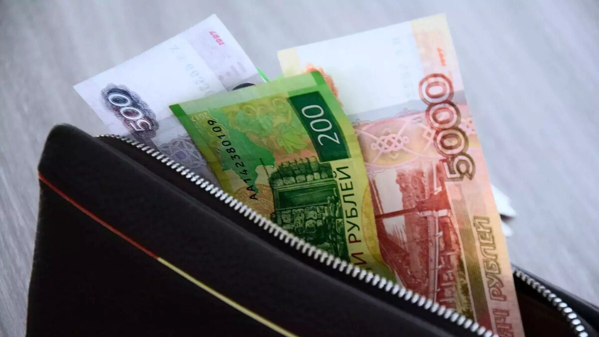     Выплату единого пособия продлить еще на 12 месяцев волгоградцы могут путем подачи заявления в Социальный фонд. Однако это нужно сделать в течение месяца до конца срока выплаты, уточнили в СФР.
