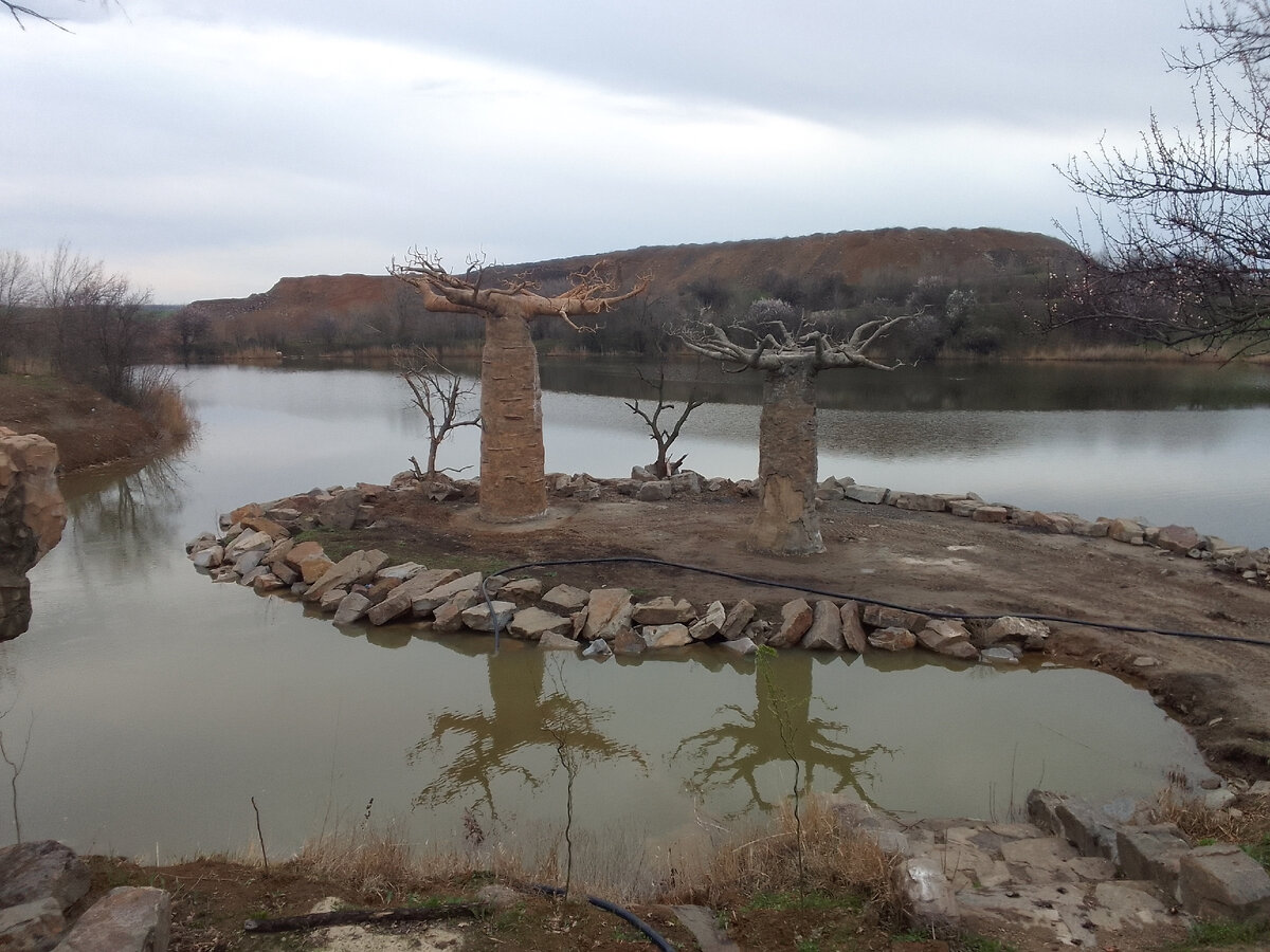 Время года неудачное для фотографий, когда нет зелени - всё кажется унылым и серым, а оно на самом деле вовсе не унылое!