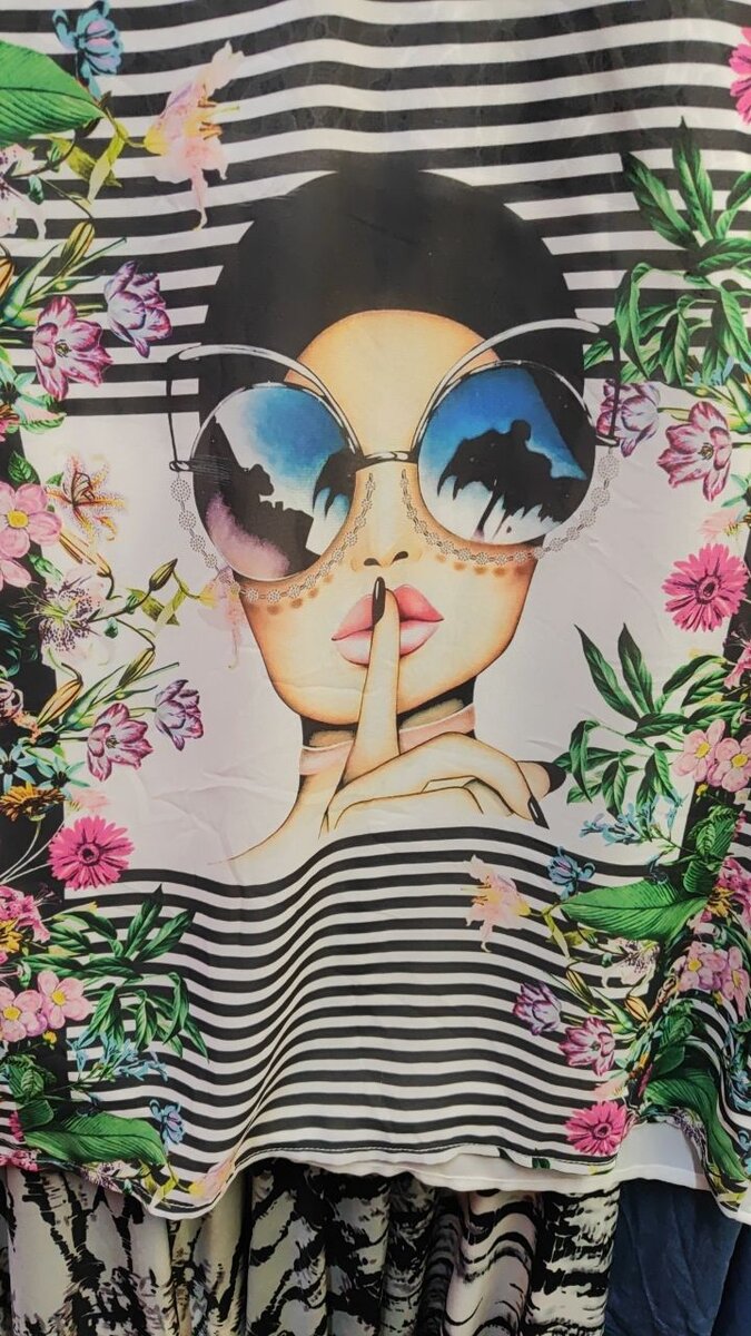 Фото автора. Принт на футболке