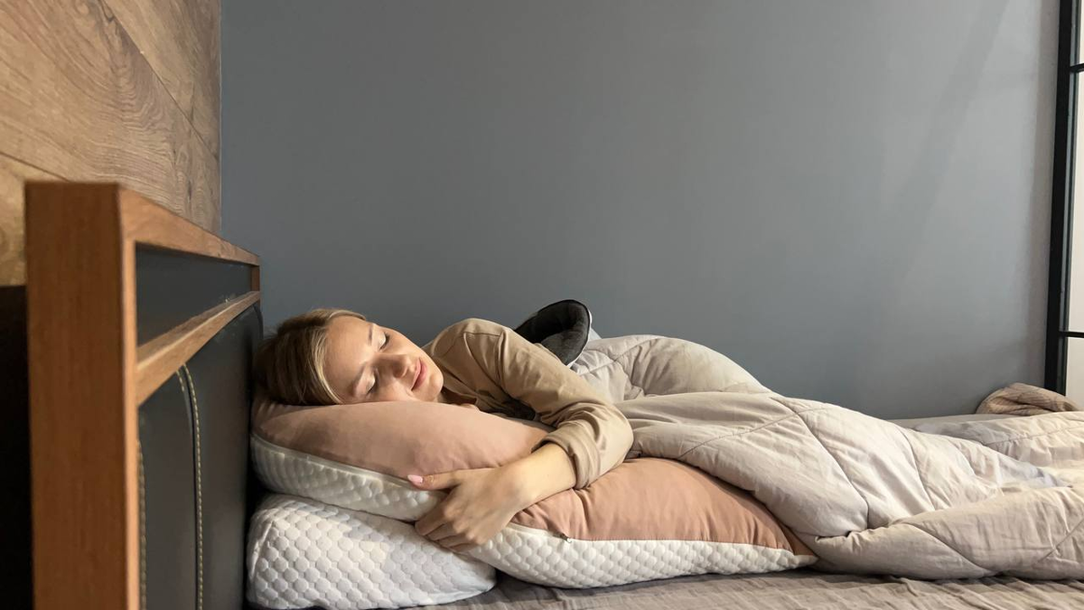  Многофункциональная подушка-обнимашка Cloude для сна и отдыха 