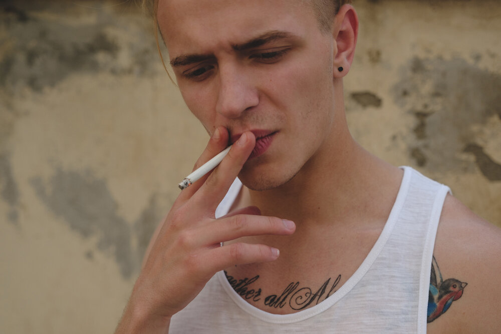 Зачем нужны меры профилактики токсикомании и курения среди подростков в школе (источник изображения: freepik.com)