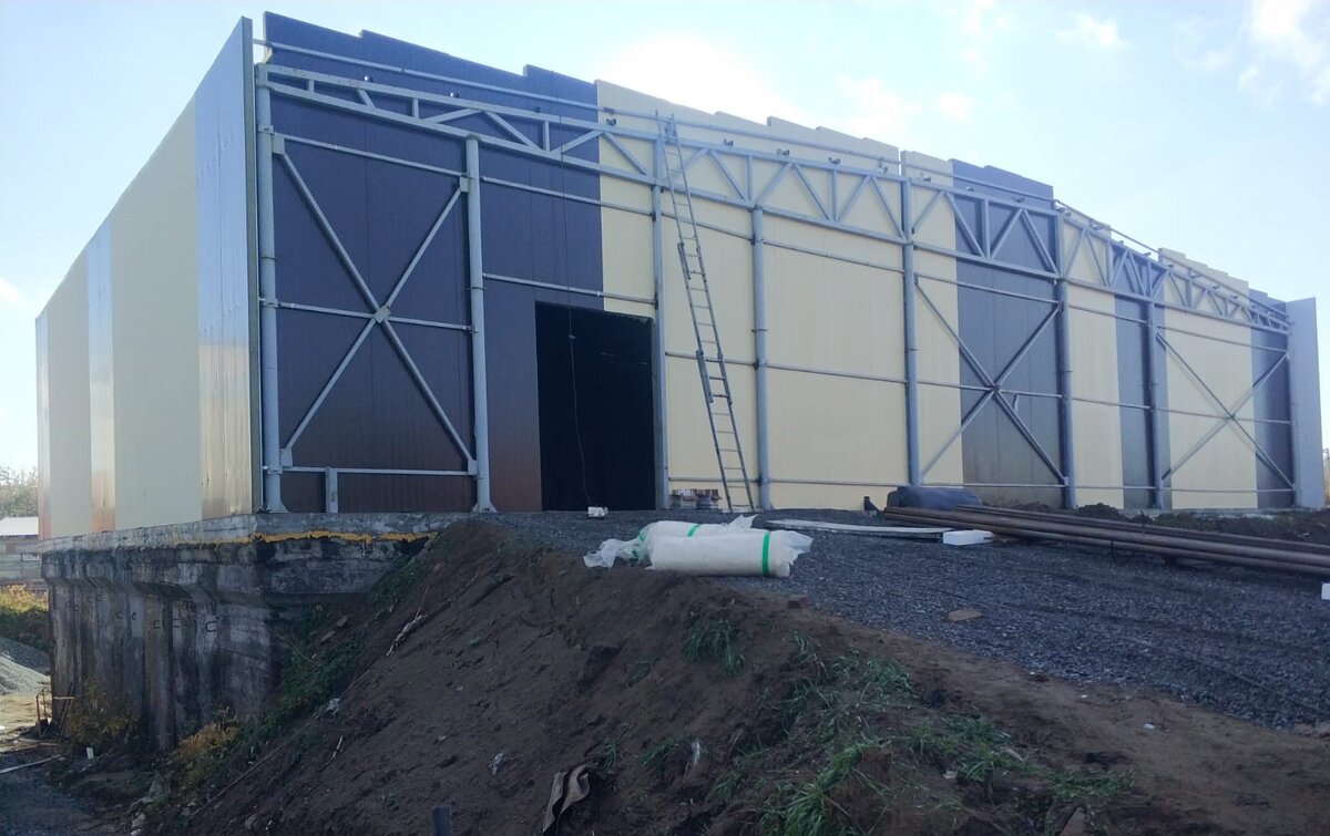 Вертикальный установка сендвич-панелей Склад, ул. Сухарная, г. Новосибирск