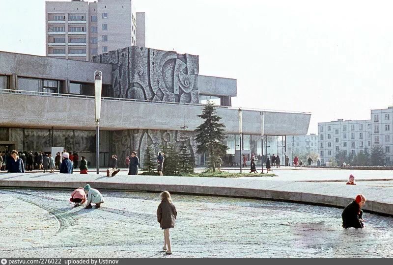 Площадь юности фото Сердце Зеленограда площадь Юности Городская муза Дзен