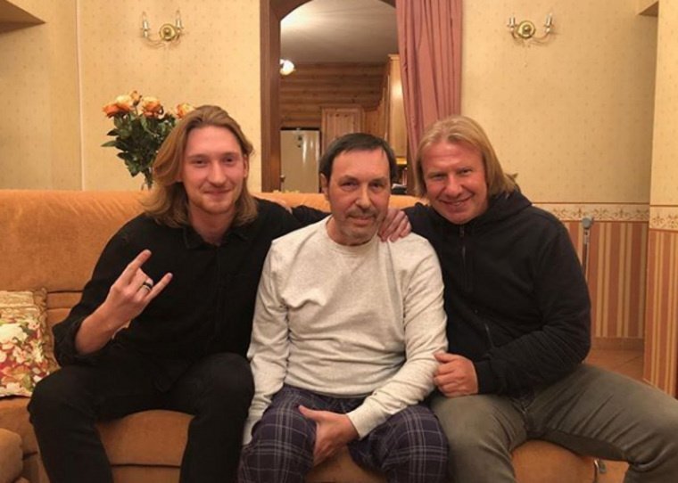 Николай Носков с продюсером Виктором Дробышем и певцов IVAN