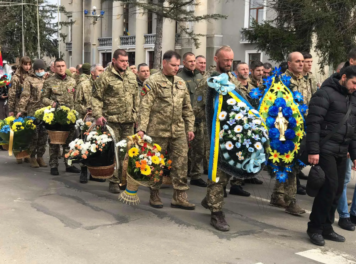 Российский сайт погибших на украине. Украинцы военные. Похороны солдат ВСУ на Украине 2022.