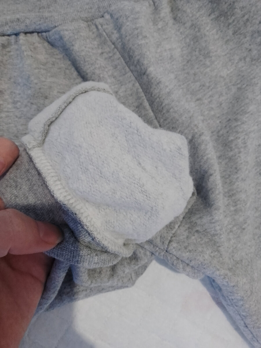 Флис не очень плотный,но штанишки теплые