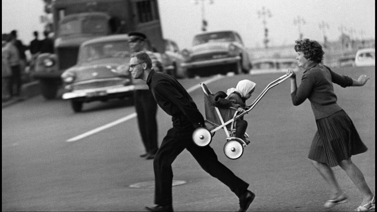 Наверняка, у каждого человека, рожденного в СССР, этот период вызывает свои ассоциации.-4