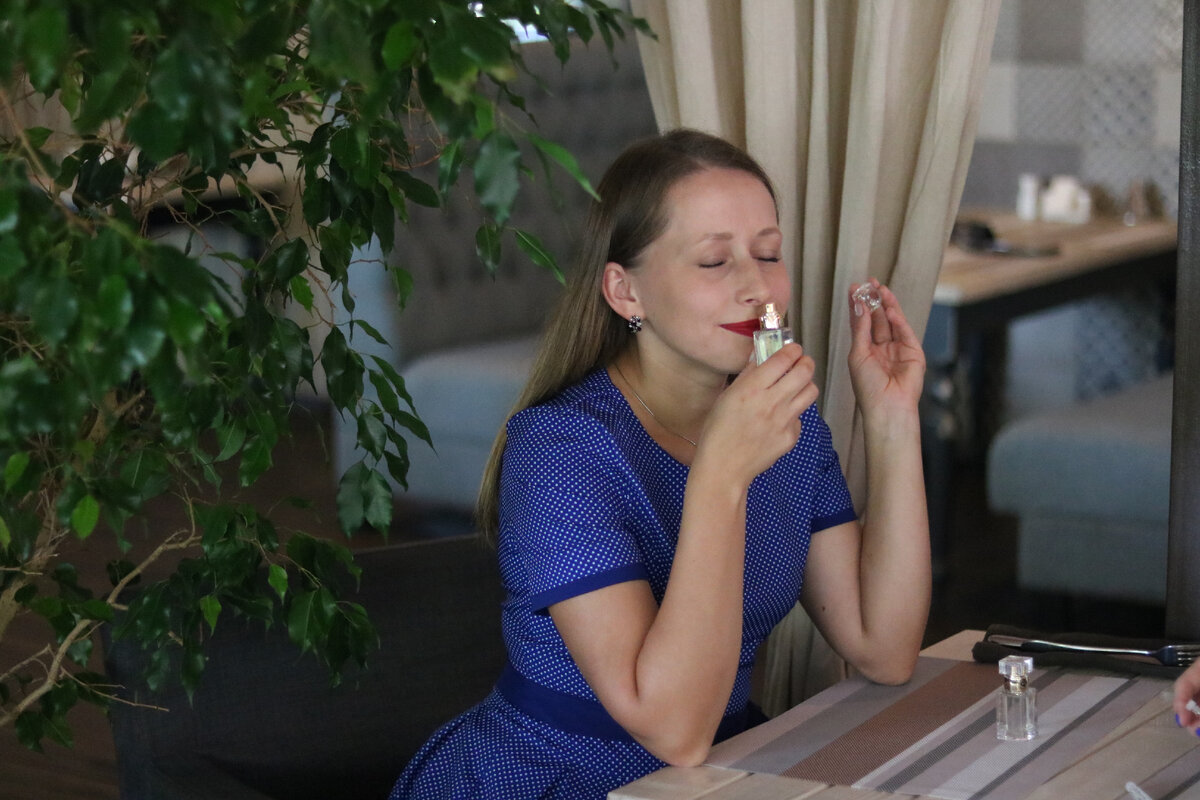 Тщательно подобранный аромат может стать вашей отличительной чертой. Это первое, что чувствуют люди, когда вы входите в комнату, и последнее, что исчезает, когда вы уходите. 
Джорджио Армани