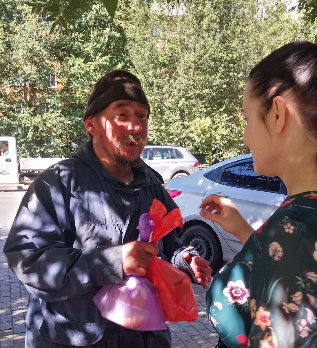 Сергей приходил к нам за обедами и за вещами на протяжении 3-х лет.