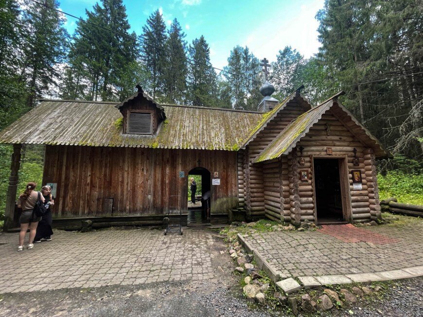 Источник "Никола-ключ", Богомолово, Россия - туристические достопримечательности