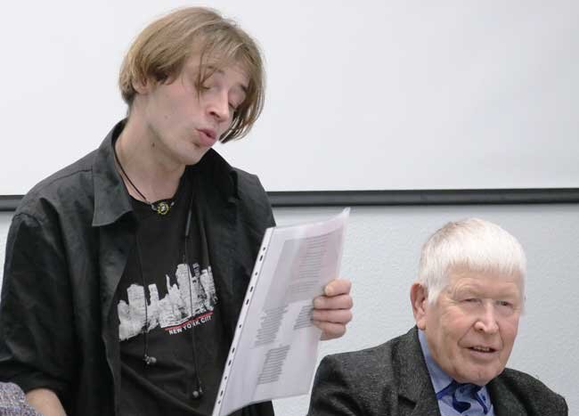 Выступает Владимир Южанинов