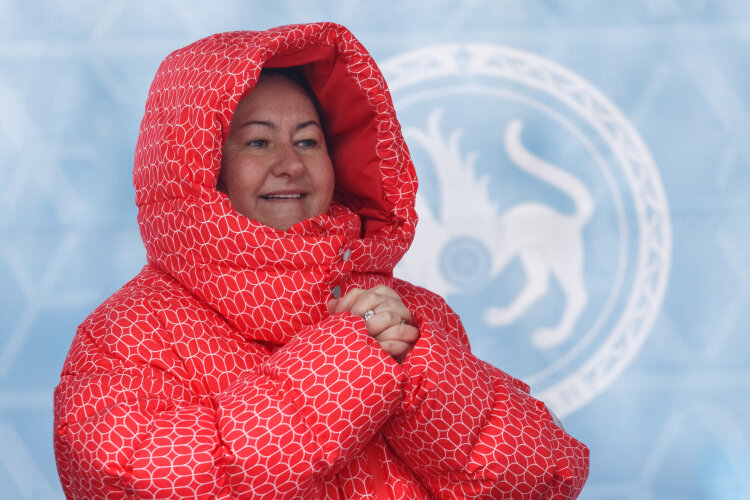    Елена Вяльбе ранее говорила, что в Мирном есть проблемы с проживанием