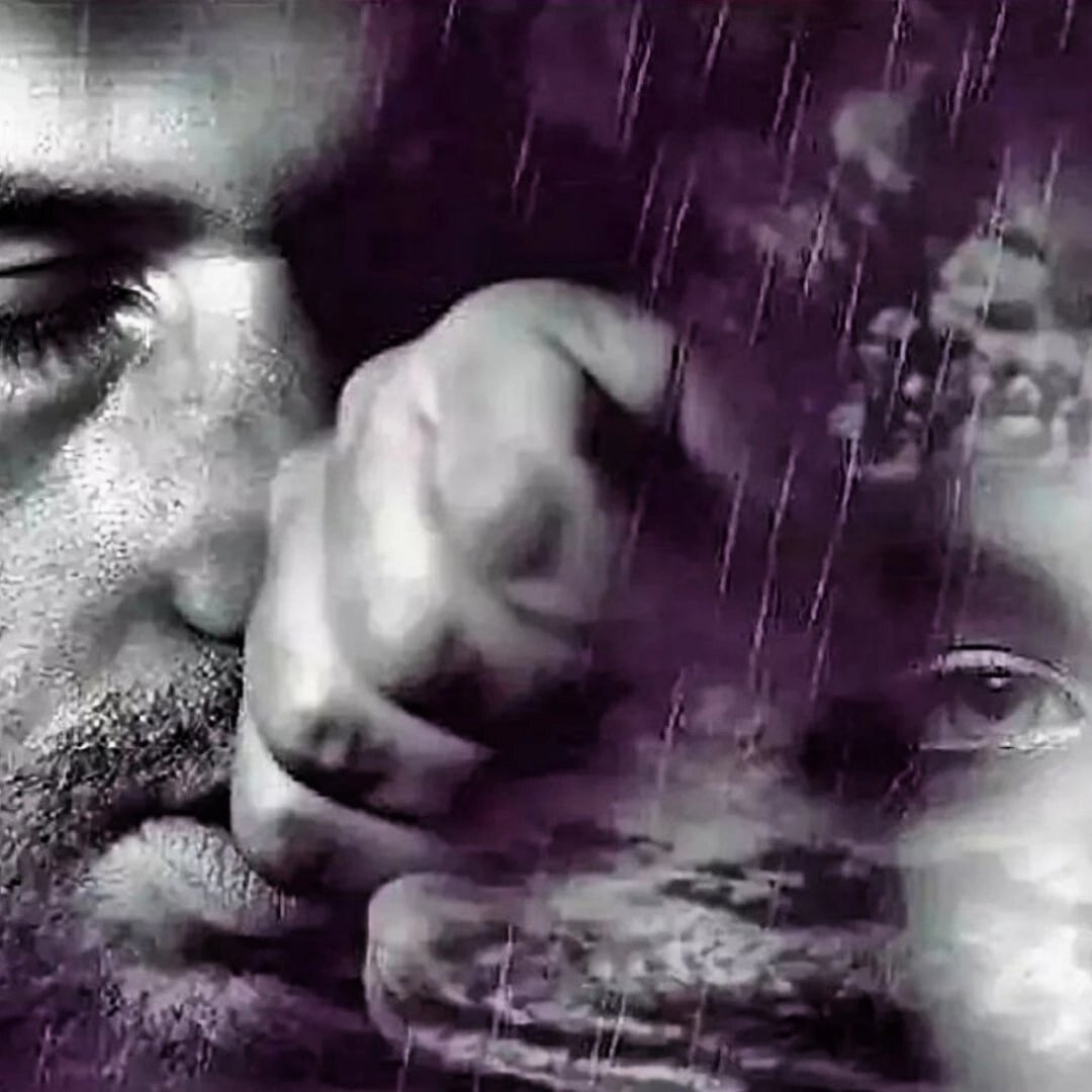 Девушка страдает. Он то плачет то. Тяжело найти своего человека. Что у тебя с глазами ты плакал. Два разных человека.