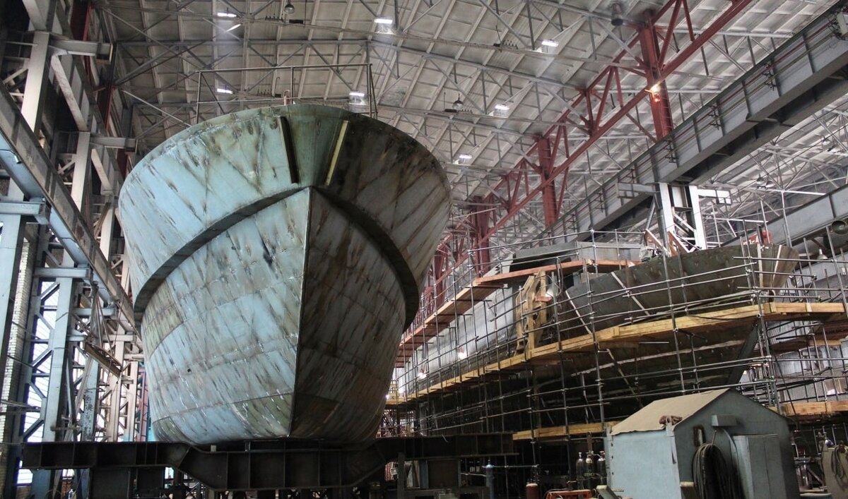 Пассажирские суда проекта РЕГК.126 в цехах "Красной Кузницы" (входит в ОСК)