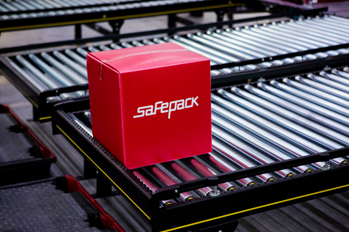 Термоконтейнер Safepack от производителя "Биокард Логистикс".