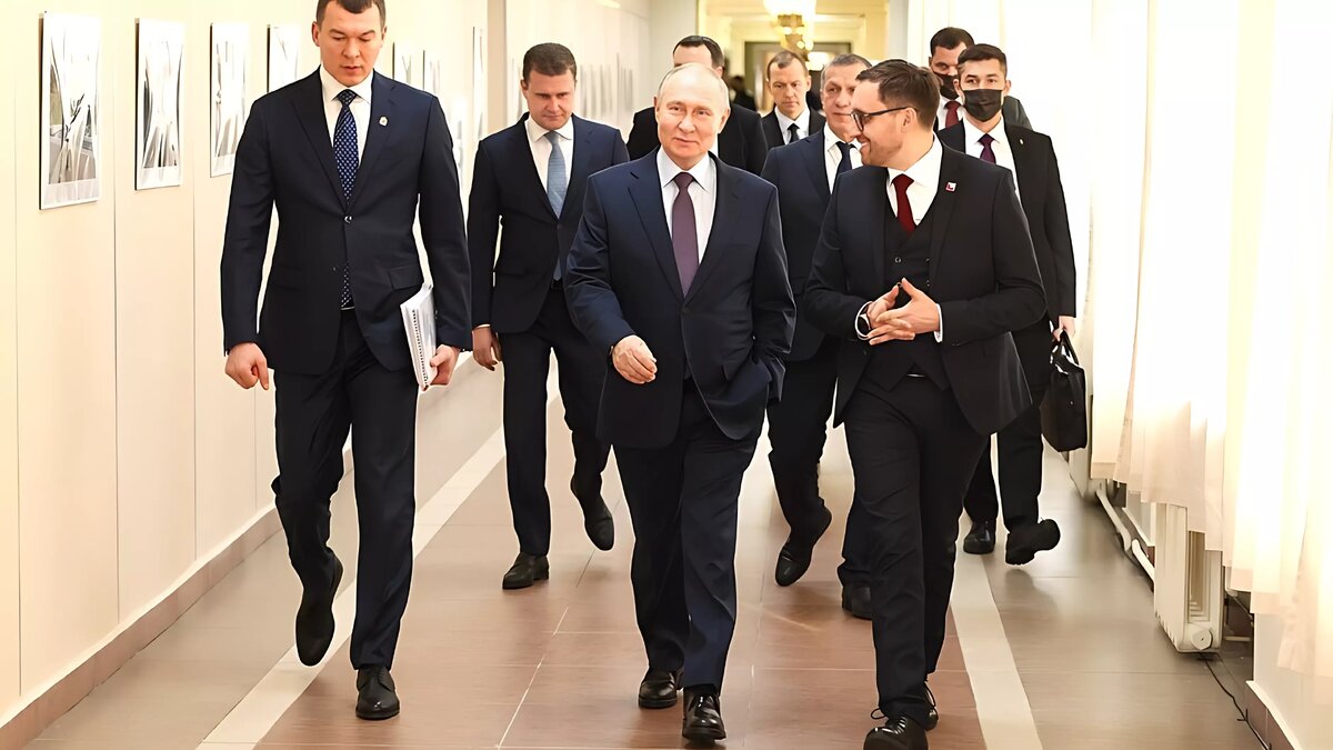     Важное заявление сделал президент России Владимир Путин в ходе встречи с представителями бизнеса в Хабаровске — на все дальневосточные погранпереходы будут распространены преференциальные режимы.