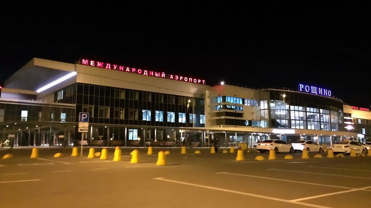     Аэропорт получил разрешение на ввод нового КДП от Росавиации. Благодаря нему воздушная гавань сможет отправлять и принимать гораздо больше самолетов.