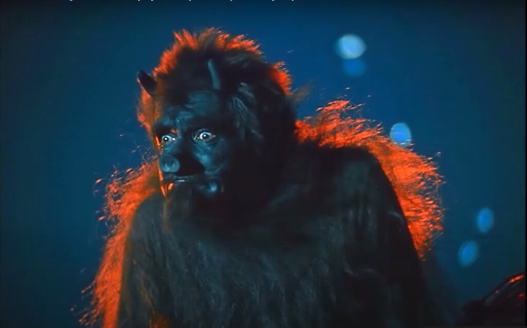 «Вечера на хуторе близ Диканьки» считаются первой книгой Николая Васильевича Гоголя. Правда, этот факт далёк от истины.-2