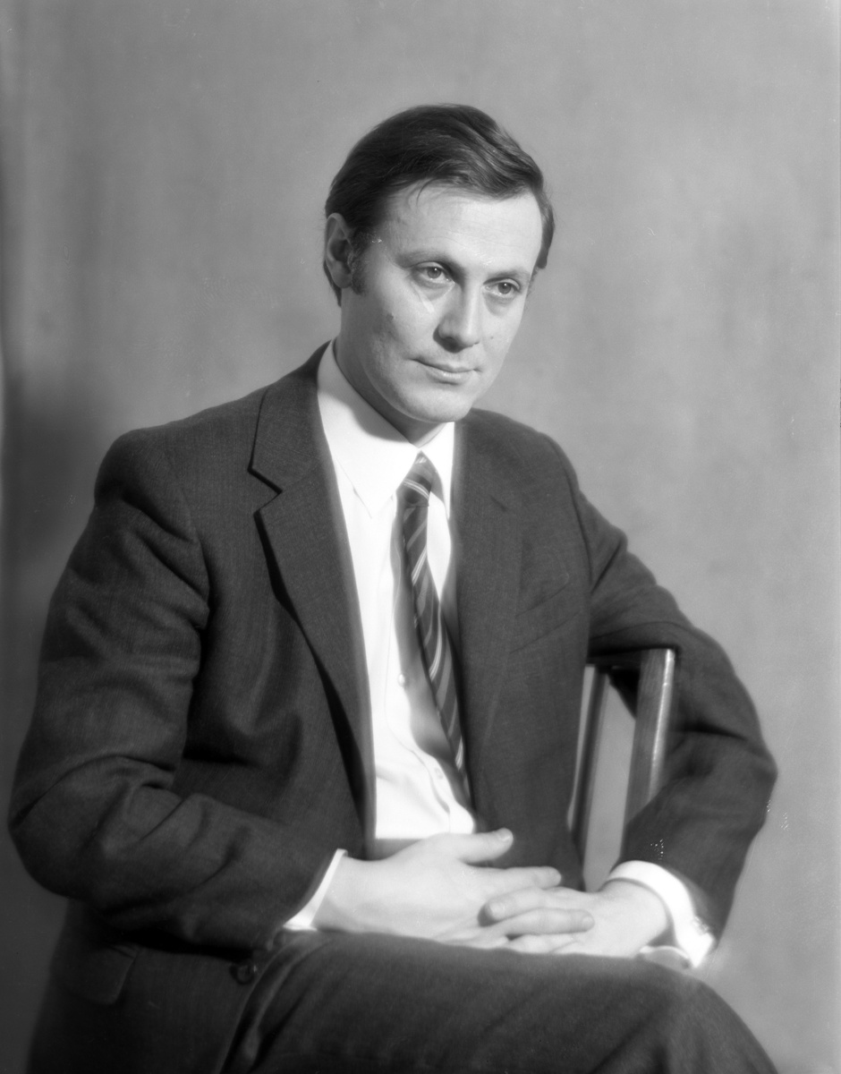    В школьные годы Соломин ходил в театральный кружок. После просмотра документального фильма «Малый театр и его мастера» юноша твёрдо решил поступать в училище имени Щепкина и попал на курс Веры Пашенной / РИА Новости