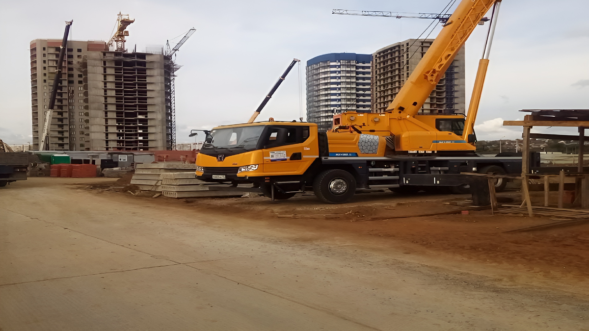 Китайский автокран "XCMG"